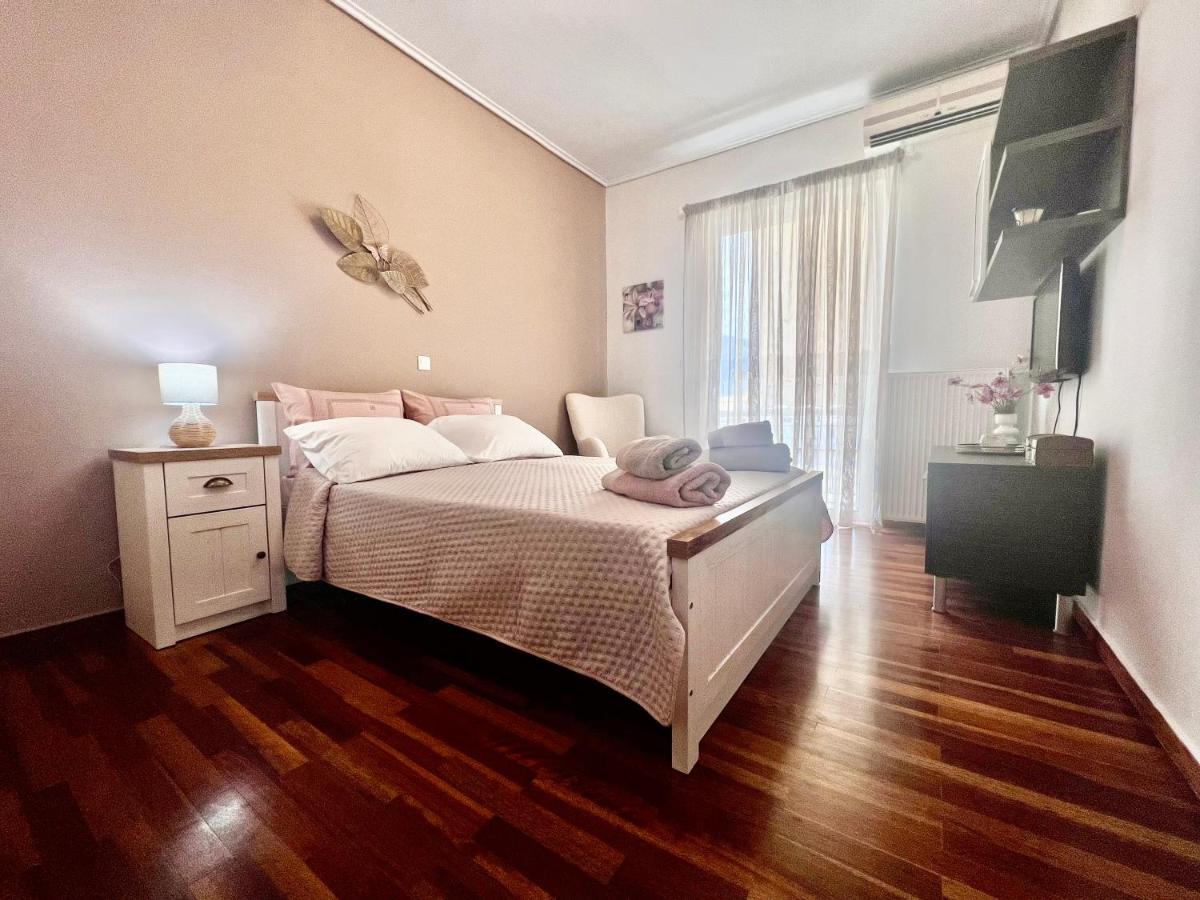 Elegant Downtown Retreat Leilighet Kalamáta Eksteriør bilde