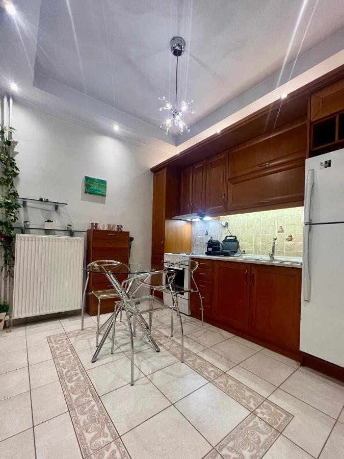 Elegant Downtown Retreat Leilighet Kalamáta Eksteriør bilde