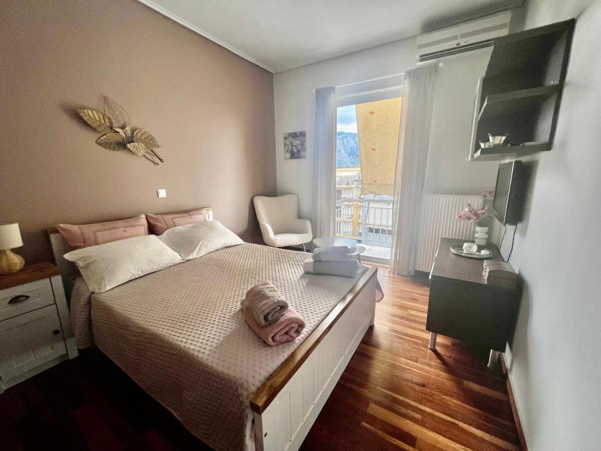 Elegant Downtown Retreat Leilighet Kalamáta Eksteriør bilde